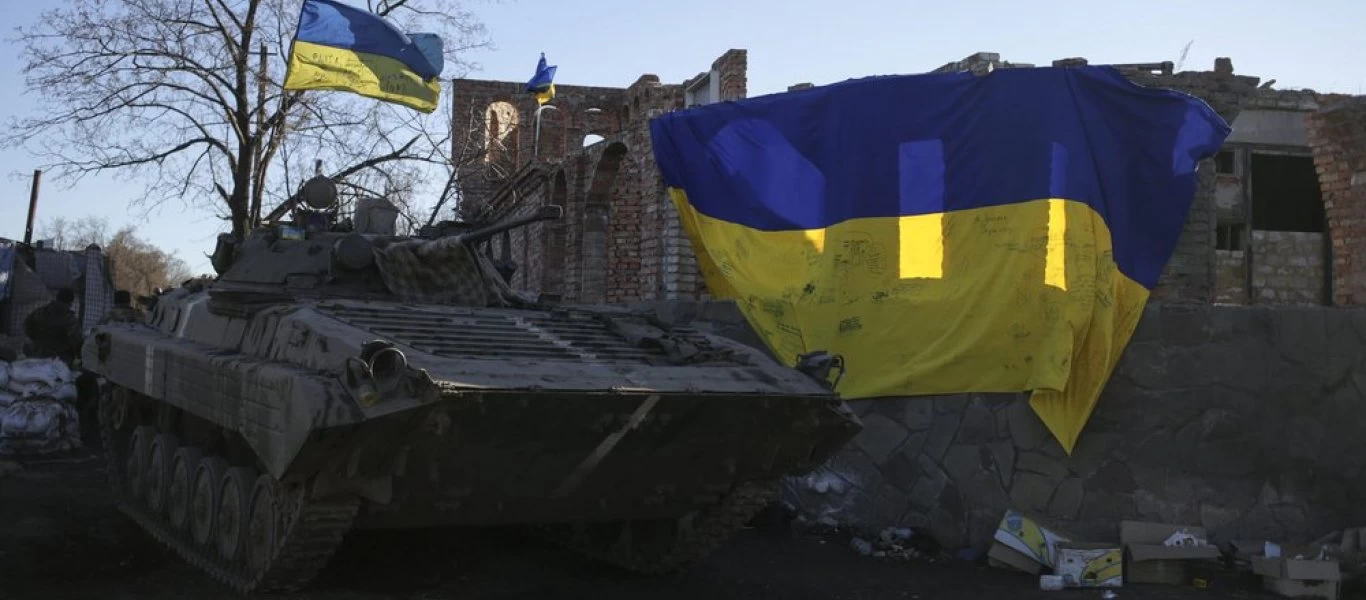 Ανεβαίνει το θερμόμετρο: 4 Ουκρανοί στρατιωτικοί νεκροί στο Ντονμπάς - Μια μεραρχία Ρώσων αλεξιπτωτιστών στην Κριμαία